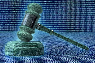 Imagem referente à matéria: Dá para lavar dinheiro com criptomoedas? Descubra como o governo brasileiro investiga esses crimes