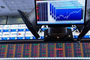 Ibovespa abre queda de 1,35% em após governo recuar sobre aumento do IOF