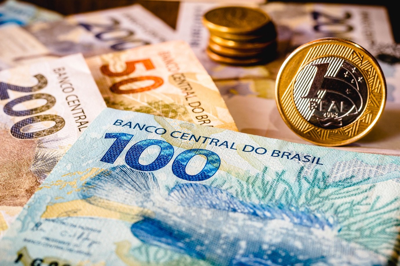 Receita Federal abre consulta ao 1º lote de IR 2025 nesta sexta-feira; veja quem recebe