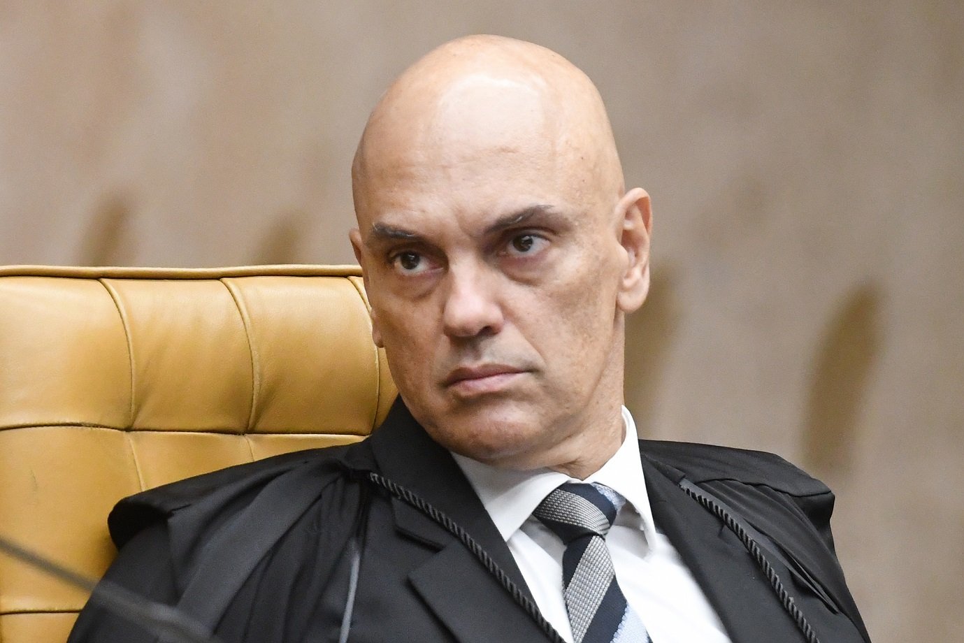 Moraes dá 48 horas para defesa de Collor entregar laudos que comprovem problemas de saúde