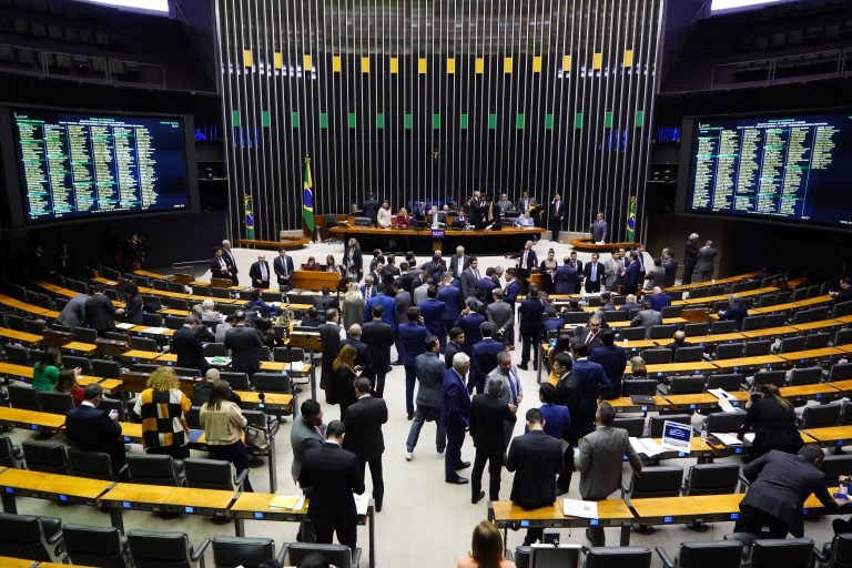 Câmara retoma votação do pacote fiscal desidratado nesta quinta; veja o que está em jogo