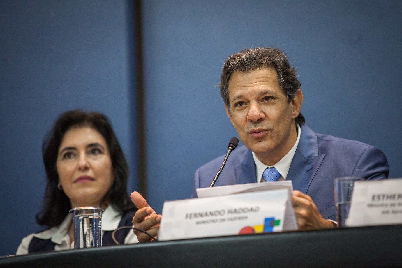 Medidas fiscais no Brasil, corte de impostos nos EUA, PMI fraco: o que move o mercado