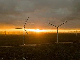 China prevê aumento de 280 GW em capacidade eólica e solar até 2025, diz relatório
