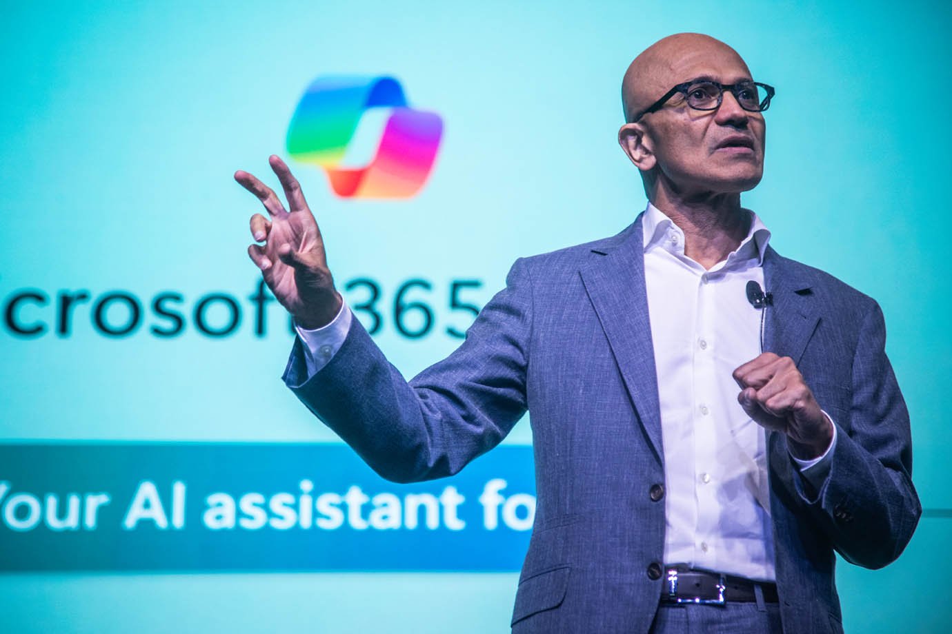 Microsoft anuncia demissão de 3% dos funcionários; ações caem 0,18%