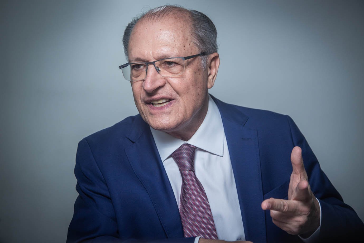 Decreto que regulamenta Mover prevê R$ 3,8 bi de incentivo para indústria automobilística em 2025