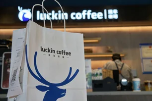 Imagem referente à matéria: Luckin Coffee aposta no café brasileiro e inaugura lojas e museu na China