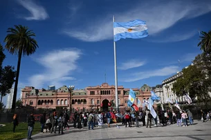 Justiça determina que Argentina entregue sua participação de 51% na petroleira estatal YPF