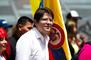 Miguel Uribe, candidato presidencial colombiano, é baleado em Bogotá